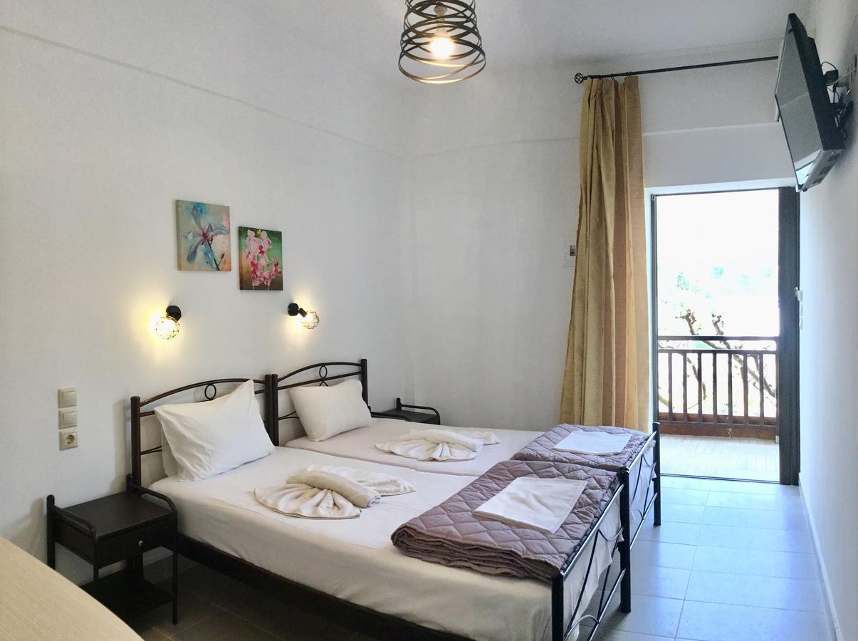 Platanos Rooms Sinoikismos Kambos エクステリア 写真