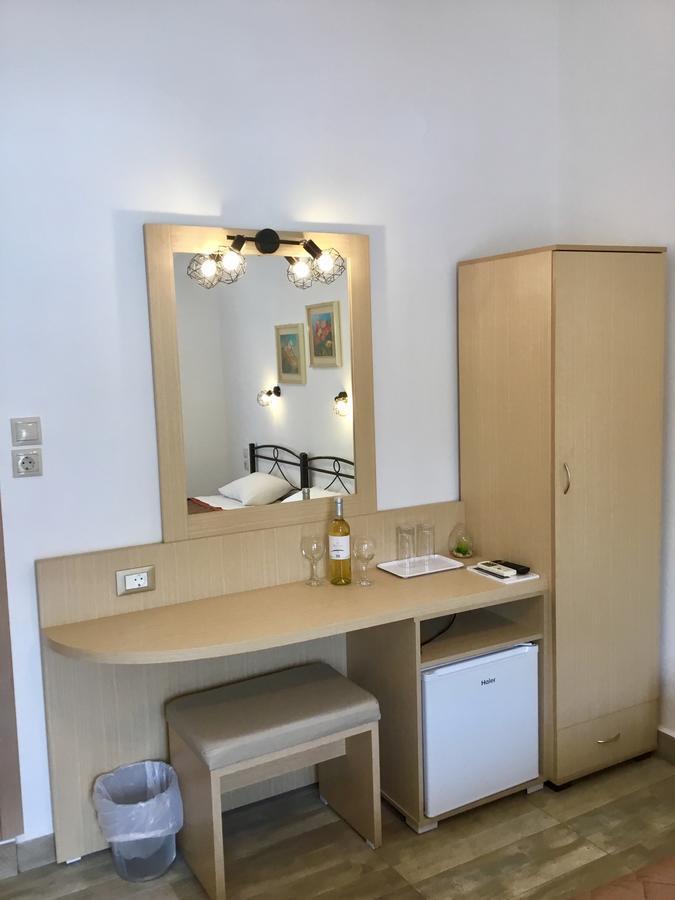 Platanos Rooms Sinoikismos Kambos エクステリア 写真
